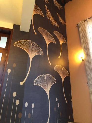 努沃勒埃利耶THE EDGWARE的墙上挂着白色蘑菇画
