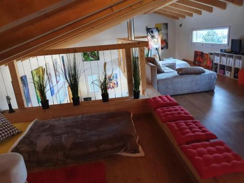 Charmant loft situé à 10 minutes de Vercorin的休息区