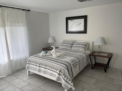 Perfecto's Retreat- LUXURY Cabin客房内的一张或多张床位