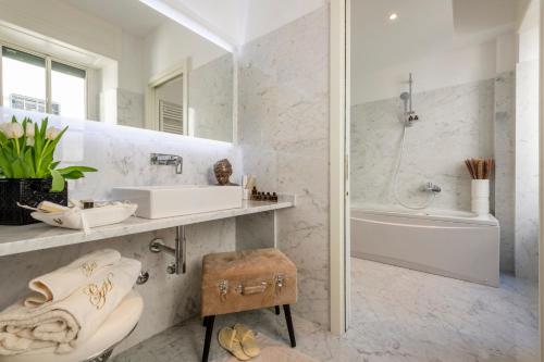 Imperiale Suites Milano的一间浴室