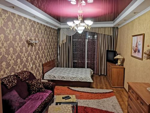 Apartment Lux Centr 2BedRooms near Aristocrat Prospect Soborniy的休息区