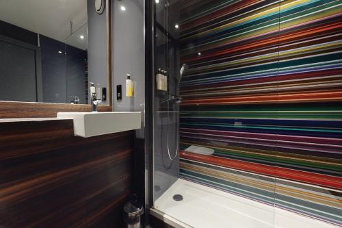 曼彻斯特钱德尔乡村酒店的一间浴室