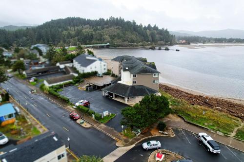 Siletz Bay Beachfront Hotel by OYO Lincoln City鸟瞰图