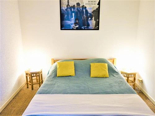 Apartment Port et golf-3 by Interhome客房内的一张或多张床位
