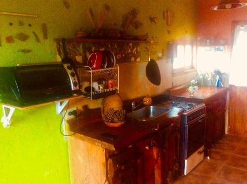 Casa Vieja Estancia的厨房或小厨房