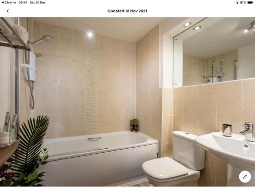 Stunning 2-Bed Apartment in Newton Abbot的一间浴室
