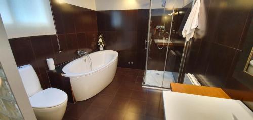 Villa castelló salou的一间浴室