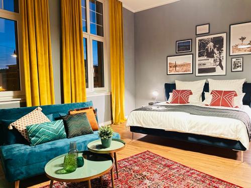 Klassen Stay - Exklusives Altbau Apartment - Zentral - Rheinnähe客房内的一张或多张床位