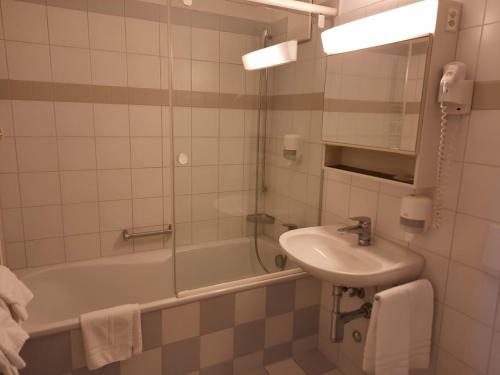 Hotel Krone的一间浴室