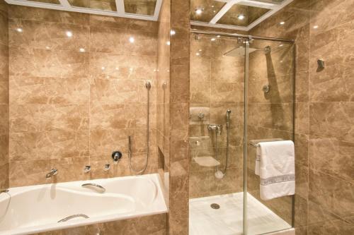 大西洋酒店的一间浴室