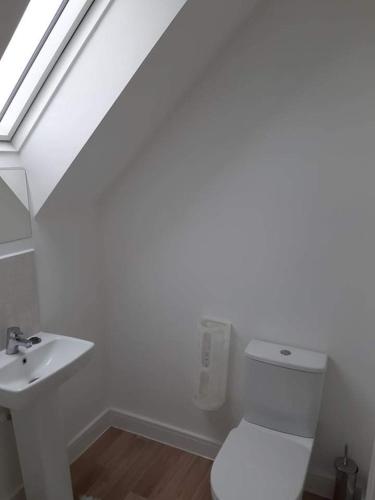 Guest House - oxfordshire的一间浴室