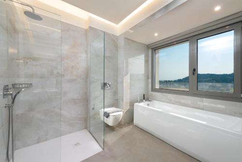 Pantheon Luxury Villas Rhodes Island的一间浴室