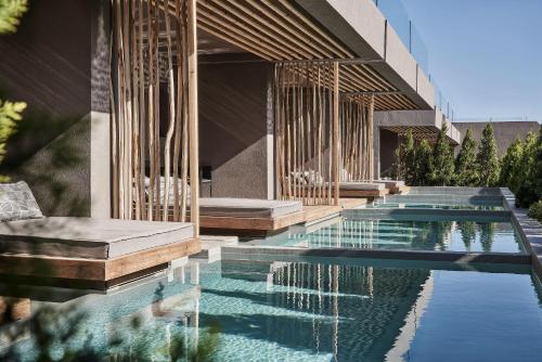 NEMA Design Hotel & Spa - Adults Only内部或周边的泳池