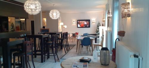 Fuzei Hôtel Lorient-Lanester餐厅或其他用餐的地方