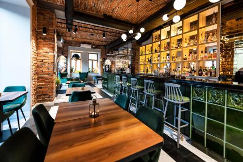 克拉科夫老城英迪格酒店餐厅或其他用餐的地方