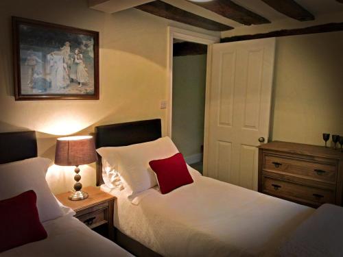 斯特劳德Cotswolds Valleys Accommodation - Medieval Hall - Exclusive use character three bedroom holiday apartment的相册照片