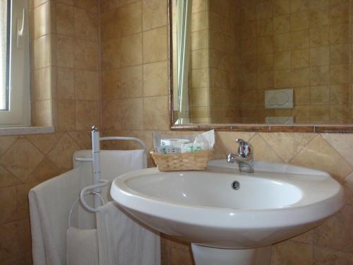 马焦雷酒店的一间浴室