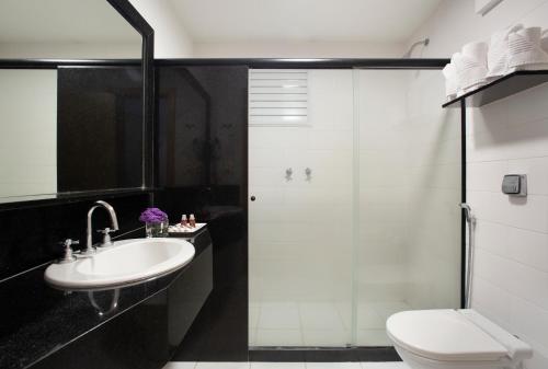 诺曼底酒店的一间浴室
