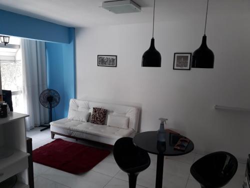 Apartamento Itagarça - Praia de Itaparica的休息区