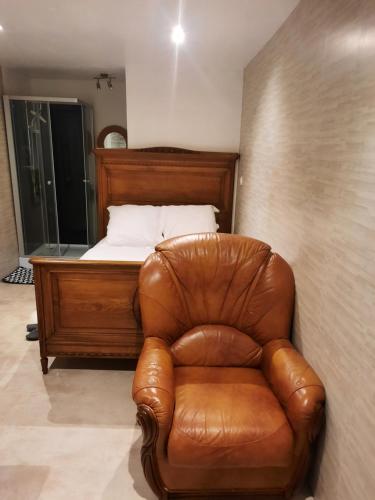 AmblainvilleDÉPENDANCE EN CHAMBRE D'HÔTE AVEC JACUZZI PRIVATIF DANS LA CHAMBRE v的相册照片