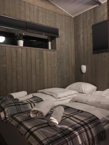 Voss- Oppheim suite private cozy cabin客房内的一张或多张床位