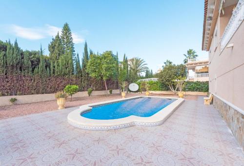 5 Star Alicante Own Private Pool内部或周边的泳池