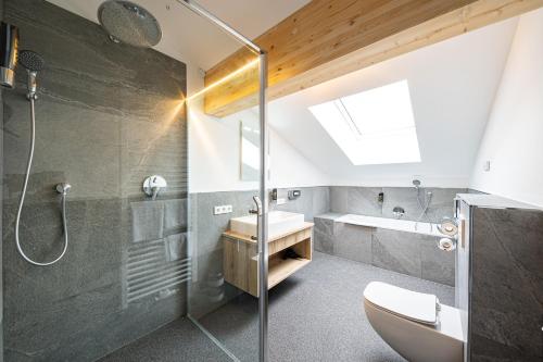 Berghotel & Chalets Adersberg的一间浴室