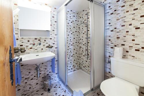 皮兹坦博酒店的一间浴室
