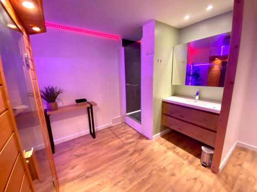 COSY & SPA Appartement Luxe JACUZZI SAUNA Suite Cristal平面图