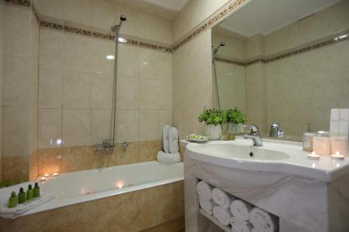 Hotel Apollonia的一间浴室