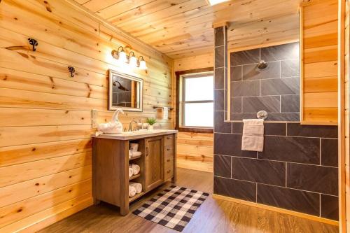 Hidden Bear Cabin的一间浴室