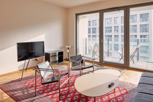 Prague Days - Designer Condo - Trendy Neighborhood