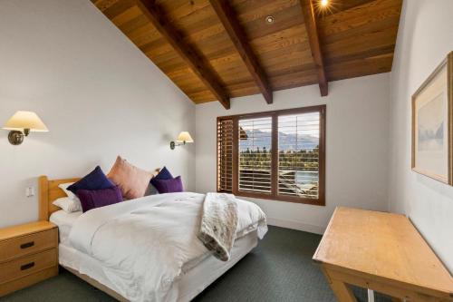 Brunswick Lodge - Luxury - Central Queenstown客房内的一张或多张床位