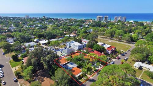 威尼斯Tropical Villas Of Venice Beach的城市空中景观和建筑