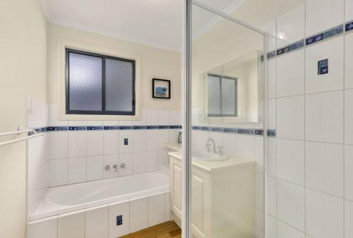 卡尔斯Phillip Island Time - Large home with self-contained apartment sleeps 11的相册照片