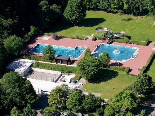 施莱登Villa Holgenbach - Penthouse- und Ferienwohnung im Nationalpark Eifel的相册照片