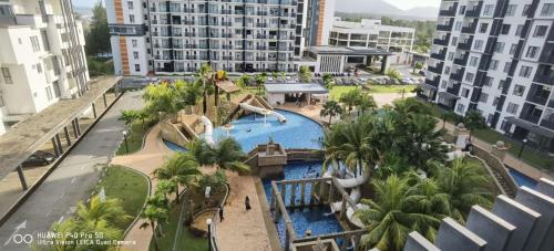 Pool view + water theme park @swiss garden residence内部或周边泳池景观