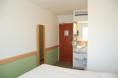 维托尔宜必思经济型酒店客房内的一张或多张双层床