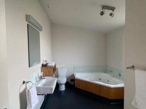 Waitomo Lodge的一间浴室