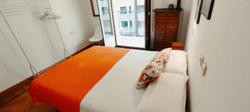 Spacious Confortable near Beach Pintxos Area客房内的一张或多张床位