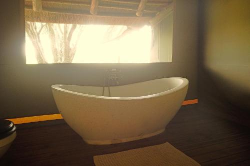South Okavango - Omogolo Hideaways的一间浴室