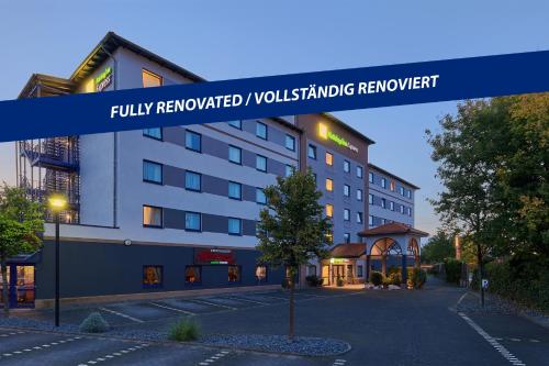 特罗斯多夫特罗斯多夫快捷假日酒店的一种酒店 ⁇ 染,用完全翻新的约克郡可再生能源