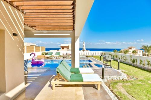 赫尔格达Hurghada Sahl Hasheesh sea-view Villa with private pool的海景别墅 - 带游泳池