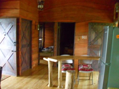 PlatanilloLog Cabin in Tinamaste Valley, Habacuc Woods, BARÚ的相册照片