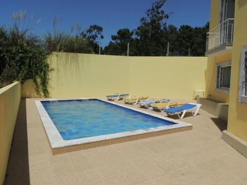 Scenic Villa in Foz do Arelho with Private Swimming Pool内部或周边的泳池