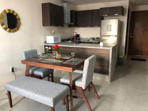 Be Central Departamento con alberca en el centro de Guadalaja的厨房或小厨房