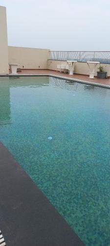 Triton By Shyama Hotels & Resorts内部或周边的泳池