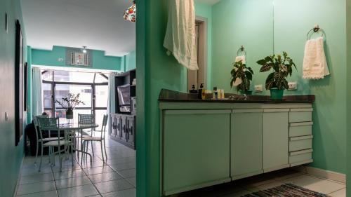 Duplex charmoso - Ótima localização的厨房或小厨房