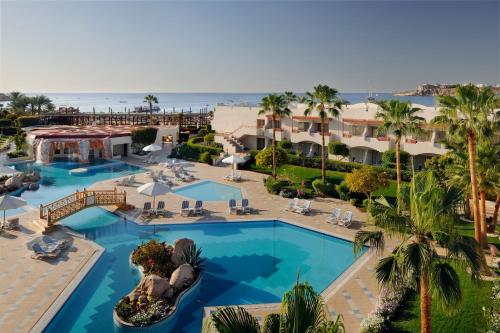 Naama Bay Promenade Beach Resort Managed By Accor内部或周边的泳池