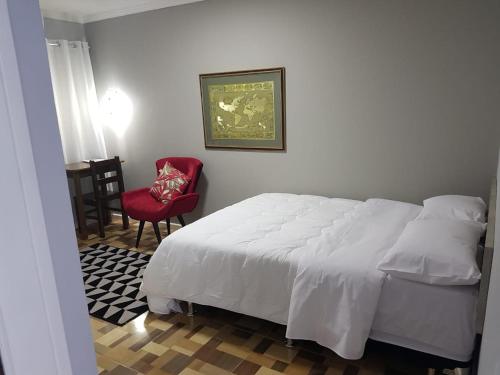 HOTEL CATARINA BAURU客房内的一张或多张床位